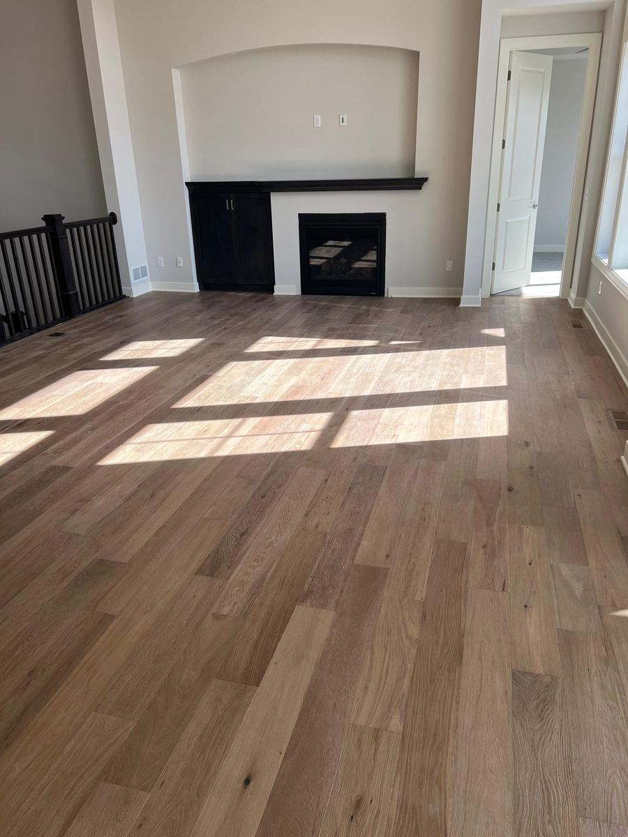 White oak hardwood living room